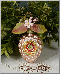 Glorious Grapes Victorian style glass Christmas ornaments