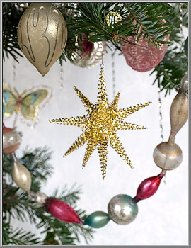 Gold Filigree Lametta Tinsel Starburst ornament